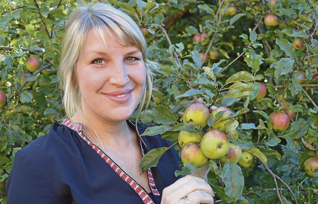 <b>Katharina Jäger</b> findet, ein Fest für den Apfel fehlt noch in der Region. - 341_008_2591874_SY_Rotenbu