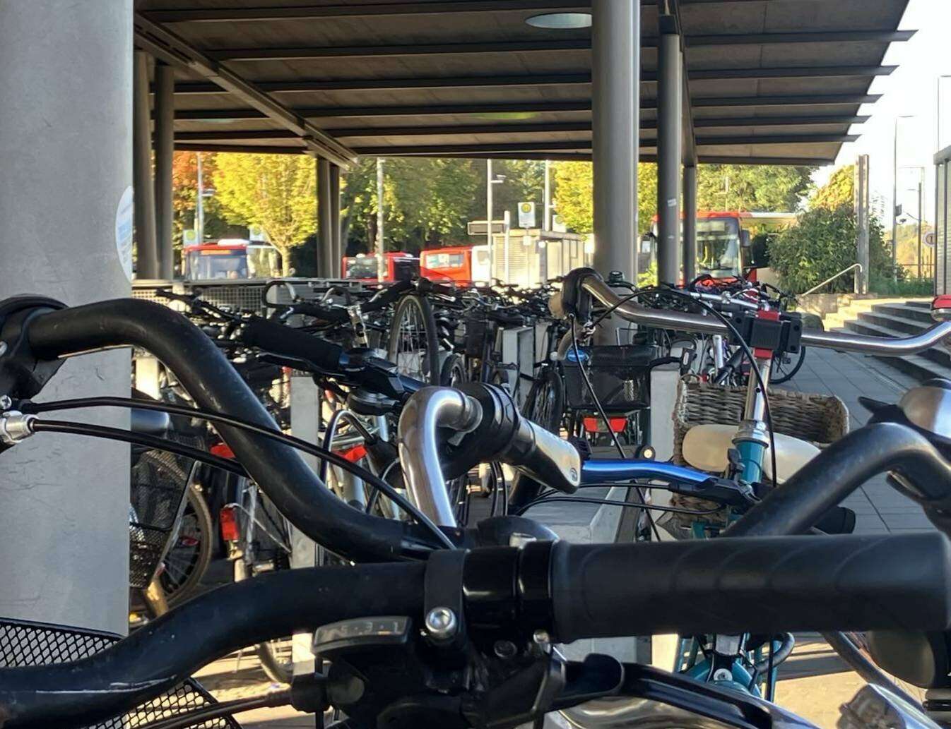 Bike-and-Ride am Rotenburger Bahnhof hat sicherlich noch Luft nach oben. Dennoch werden die Abstellanlagen von Pendlern und Reisenden rege angenommen. 