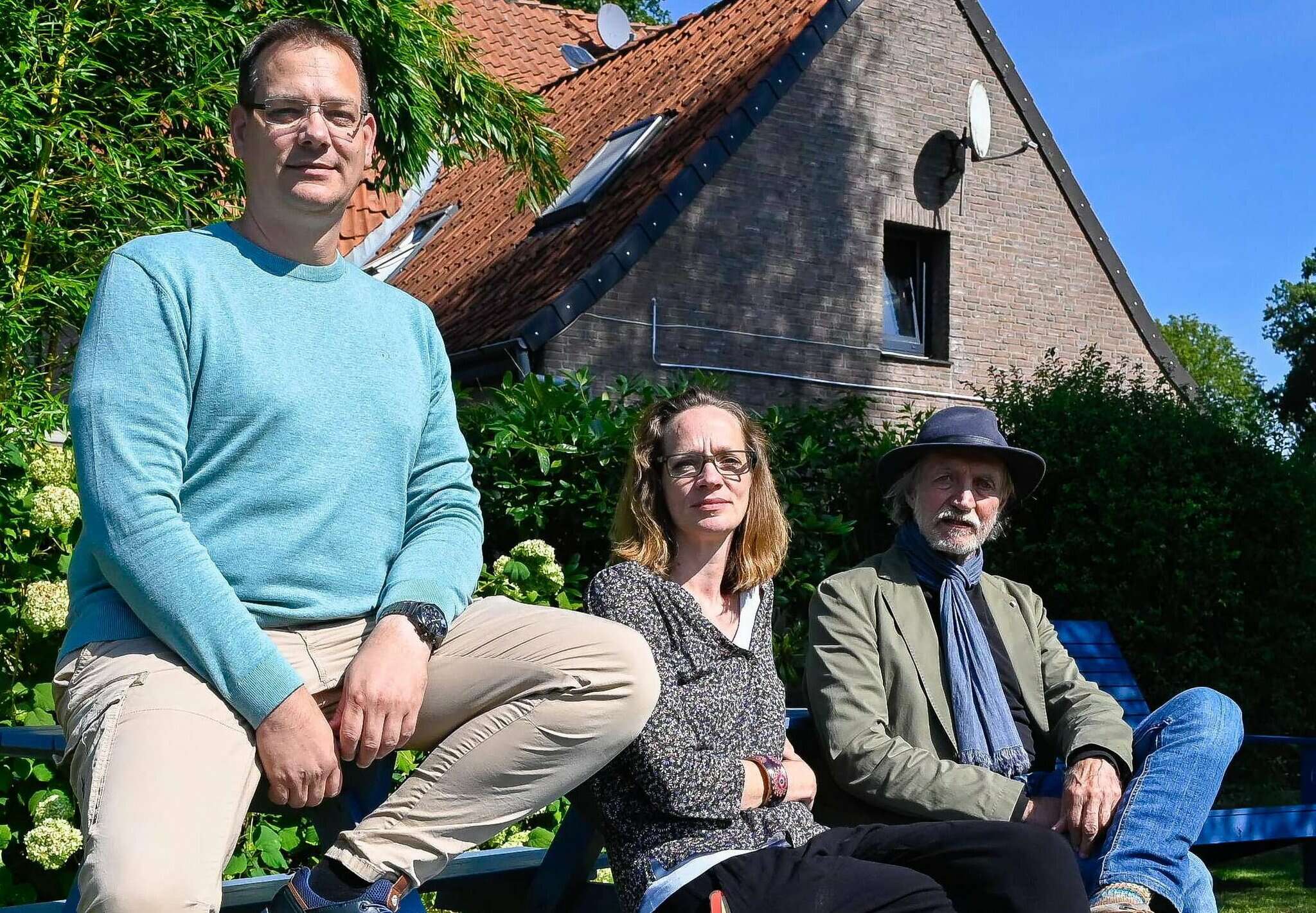 Rainer Kruse (r.) und seine Kinder Lisa Wegmann und Jan Kruse bieten psychisch Erkrankten ein Zuhause.