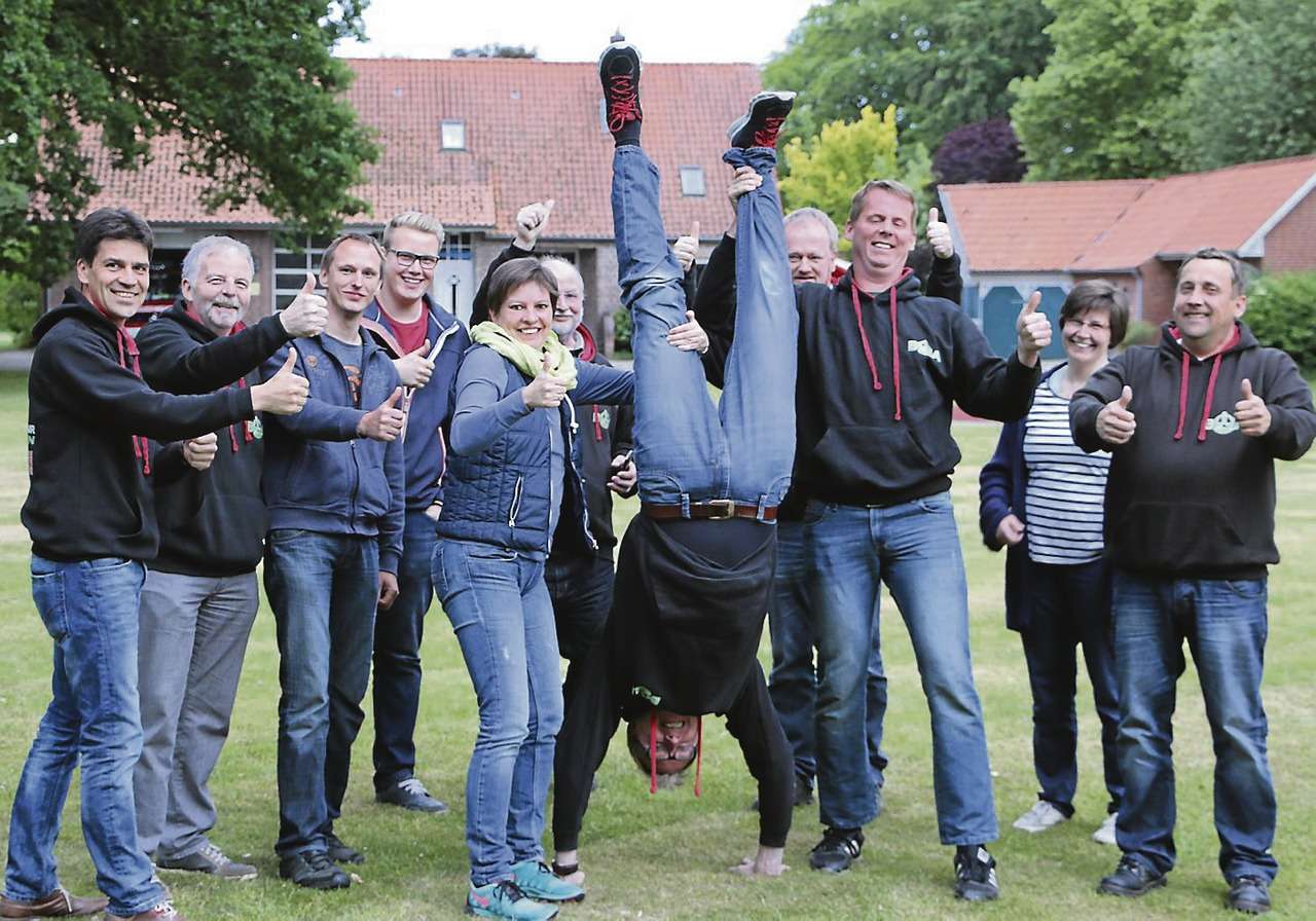 Die Vertreter der Klein Meckelser Vereine mit Heiko Hastedt, der das Börde-Open-Air organisiert und schon jetzt Kopf steht.