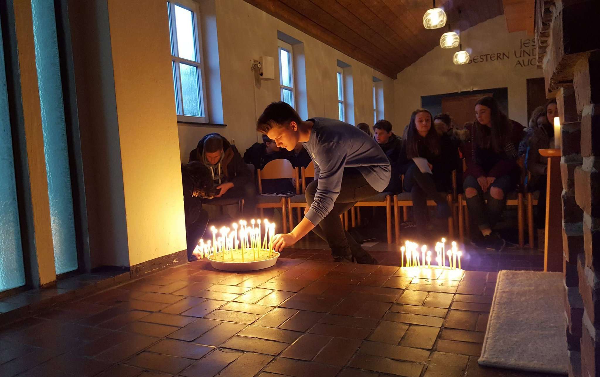 Ein Gottesdienst in der Lagerkirche fand für die Konfirmanden ebenfalls statt.