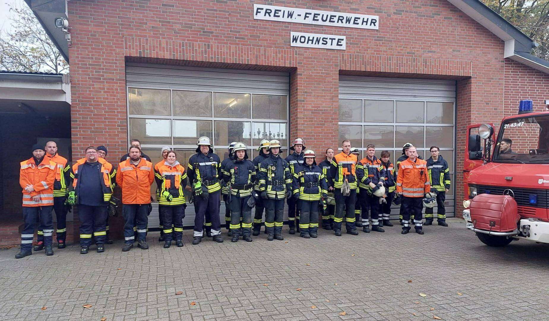 Die Lehrgangsteilnehmenden haben erfolgreich die Prüfungen abgeschlossen. 