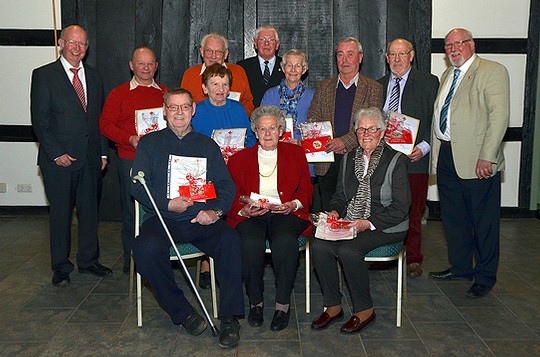 Ehrungen verdienter Mitglieder gehörten zur Jahreshauptversammlung des DRK-Ortsvereins Rotenburg           Foto: Plage