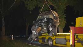 Tödlicher Unfall Audifahrer 18 prallt gegen Baum und landet im Feld