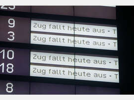 Technische Großstörung sorgt für BahnChaos in der Mitte Deutschlands  Verkehr läuft wieder an