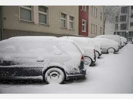 Parken im Winter Diese Gefahren lauern auf Autofahrer bei Eis und Schnee